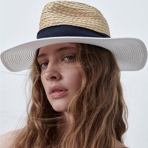 Hat with contrasting band